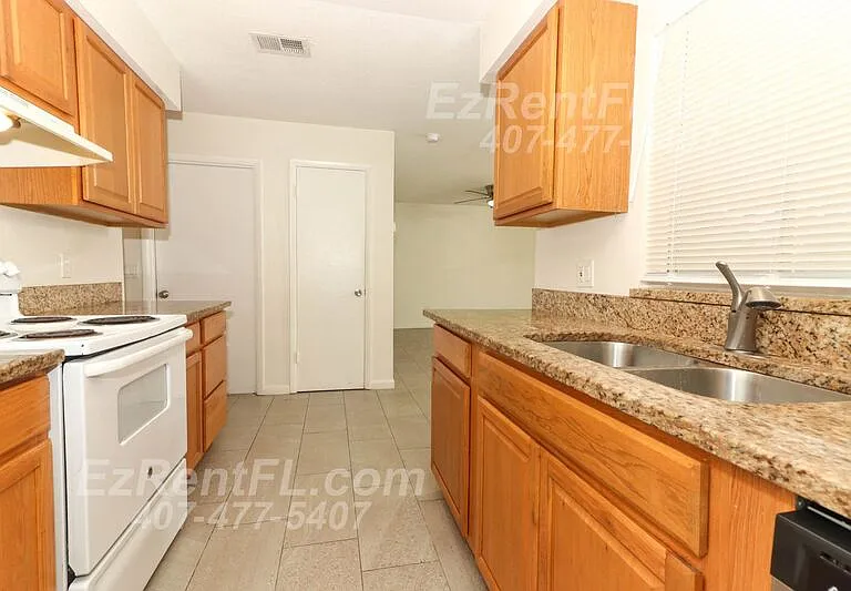 858 Bishop Dr — Photo 12