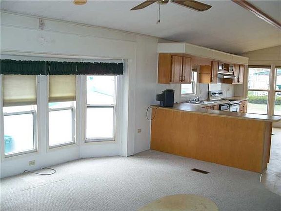 4th image of 14 Viola Dr