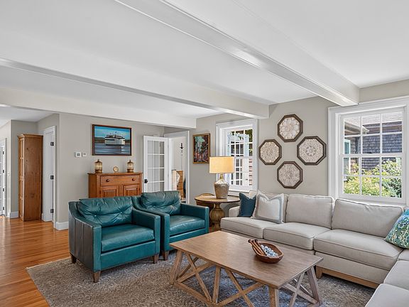 5th image of 205 Meetinghouse Way