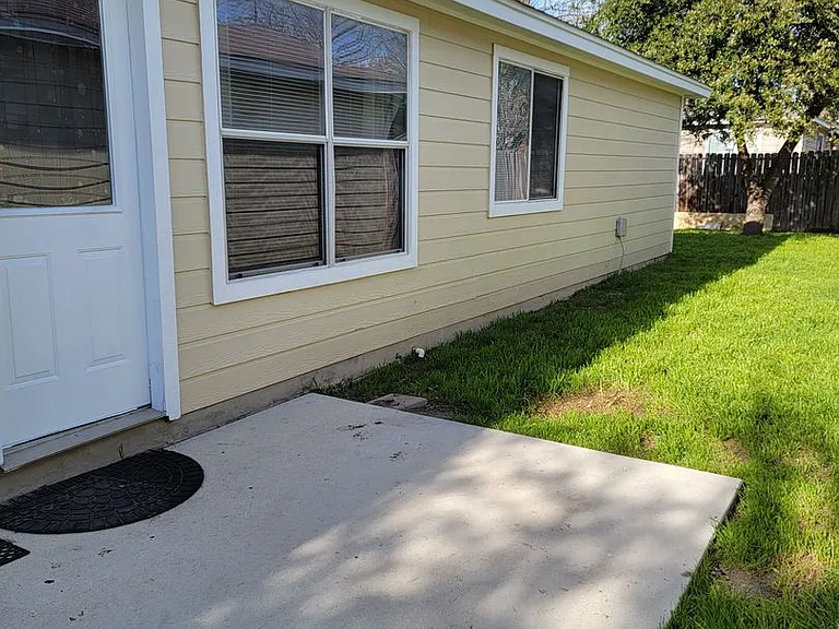 238 Bushtail Dr — Photo 2