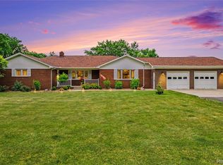 2180 Hurst Rd, Saint Clair, MI 48079