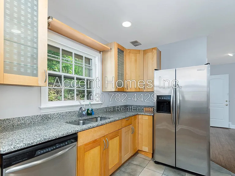 813 31st St S — Photo 14