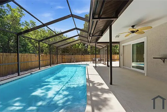 4404 Meadow Creek Cir — Photo 31