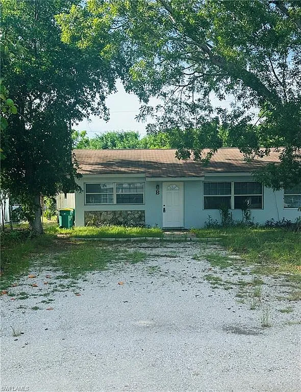 2 bed, 1.0 bath, 1566 sqft, $1,880 — Photo 1