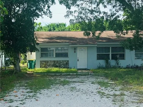 1215 S Alhambra Cir APT B, Naples, FL 34103