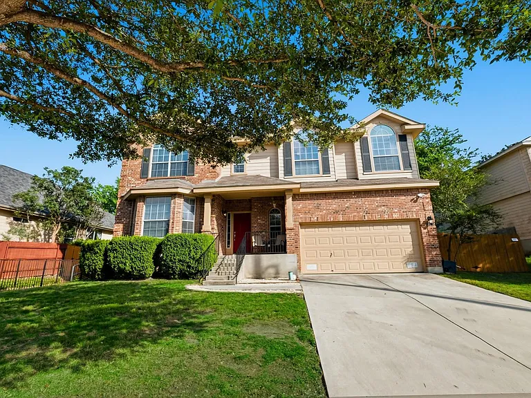 16954 Darien Wing — Photo 2