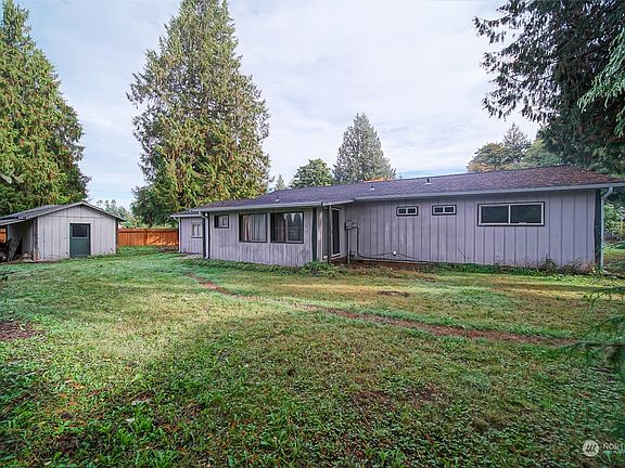 4th image of 24575 Madura Drive NE
