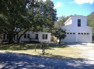 129 Lee Daniels Dr, Atlantic, NC 28511