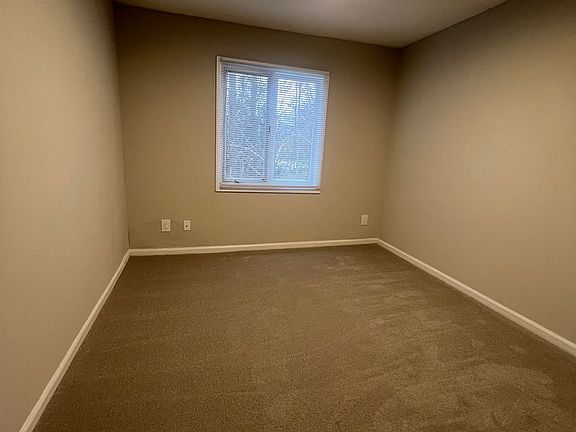 3rd image of 2005 Stoney Point Ln Unit 16