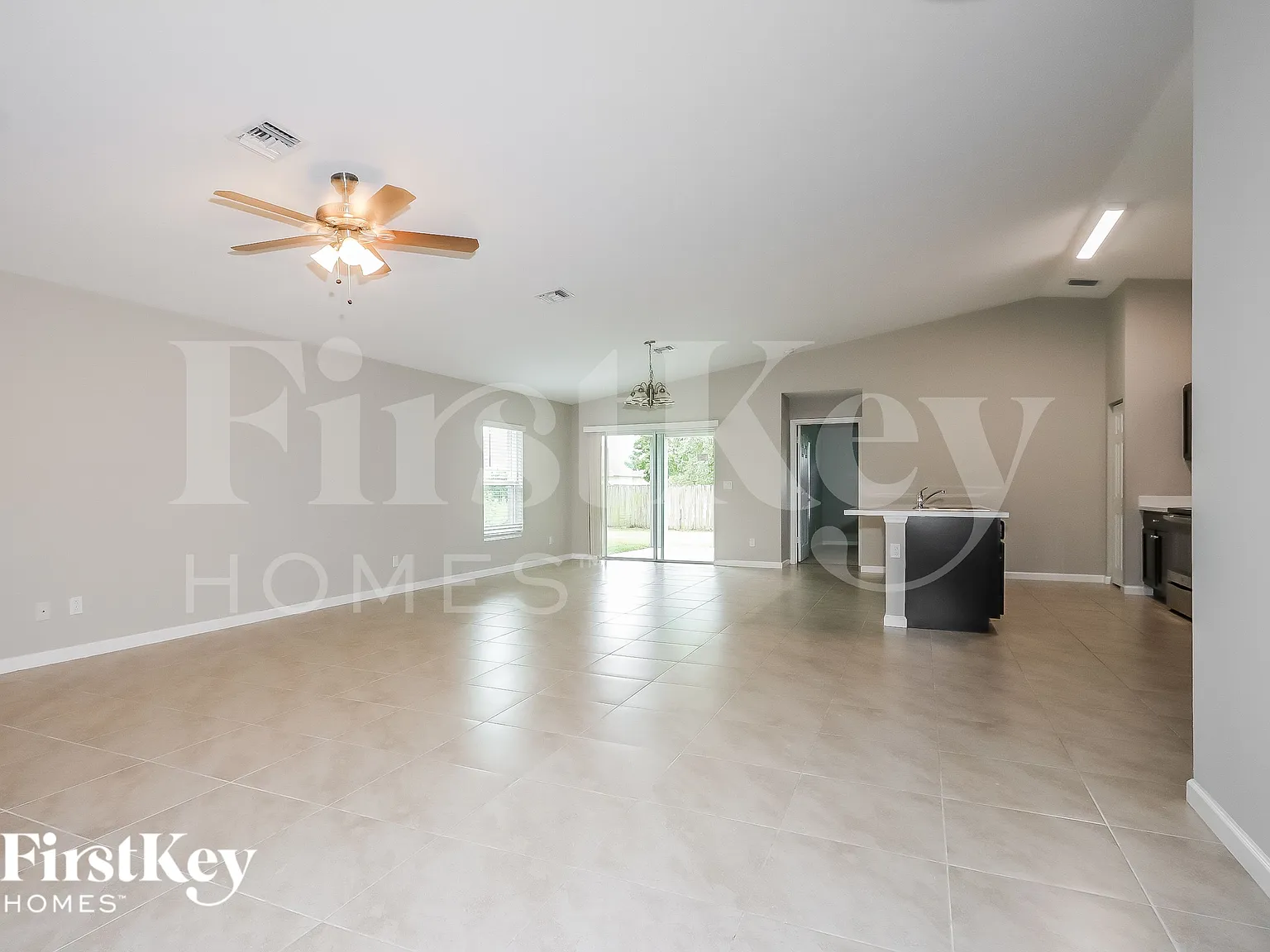 4 bed, 2.0 bath, 1833 sqft, $2,525 — Photo 4