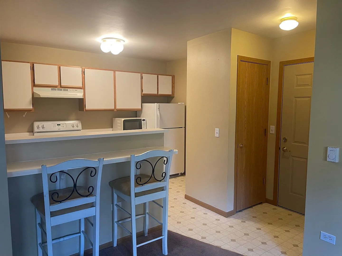 1BR/1BA 1st Floor Unit in Richmond — Photo 1