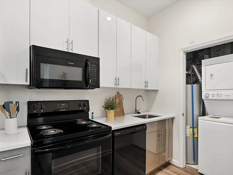 Owl's Nest Apartments — Photo 11