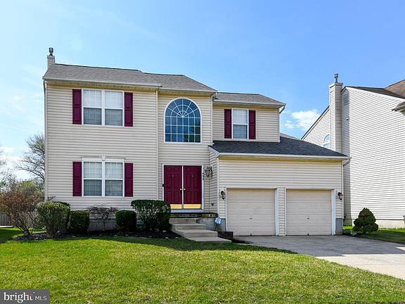 2nd image of 433 Eryn Rd