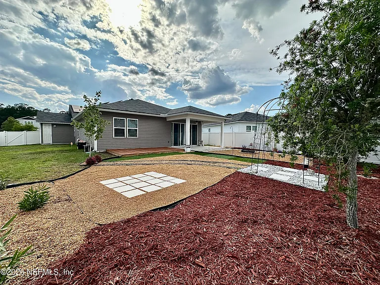 1443 Tropical Pine Cv — Photo 21