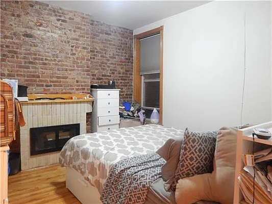 Rented by Realty Nerd | media 11