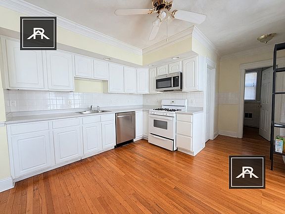 2nd image of 25 Ransom Rd #2