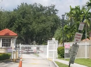 8943 NW 194th Ter, Hialeah, FL 33018