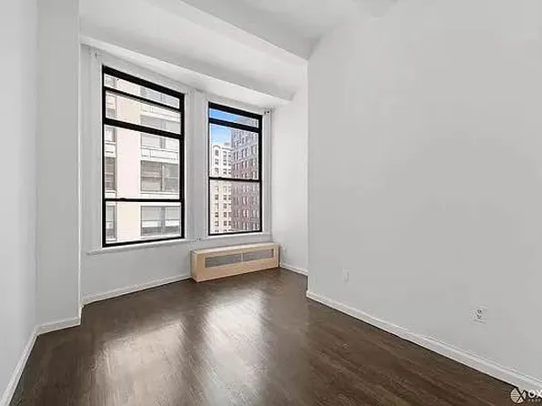 220 Park Avenue South image 4 of 8