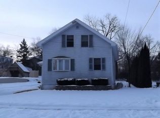 144 E Larrabee St, Omro, WI 54963