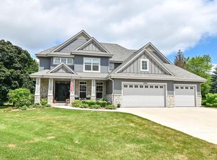 18300 Gate Post Rd, Brookfield, WI 53045