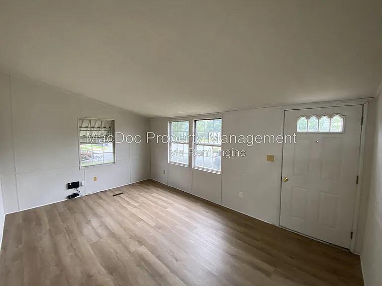 900 White St — Photo 3