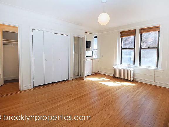 4th image of 300 8th Ave APT 5I