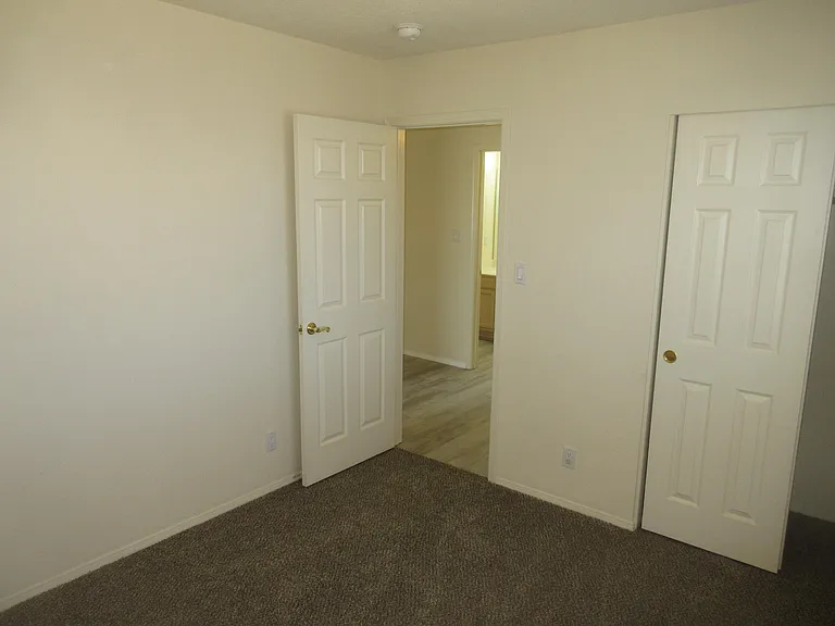 2111 Corte Del Caballo NW — Photo 28