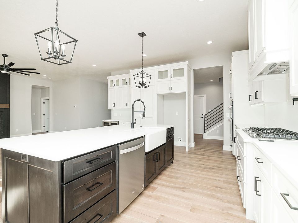 2nd image of 4497 E Division St #Ll8q3q