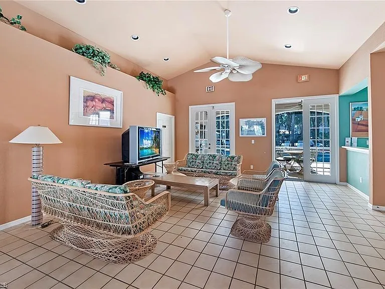 1070 Woodshire Ln #E204 — Photo 31