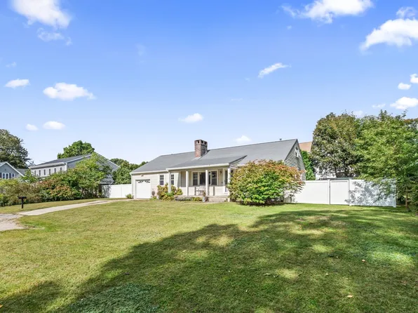 5 Briggs St, Northbridge, MA 01534