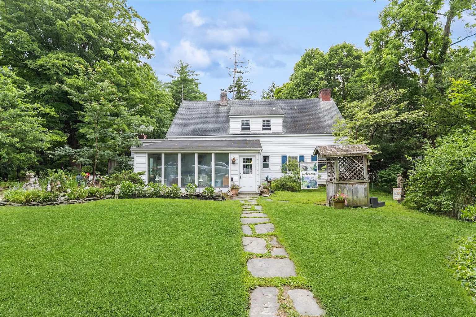 93 Widmer Road photo 1