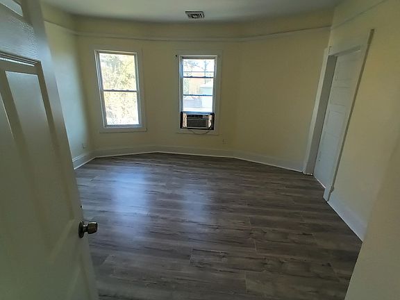 5th image of 720 W 27th St #2