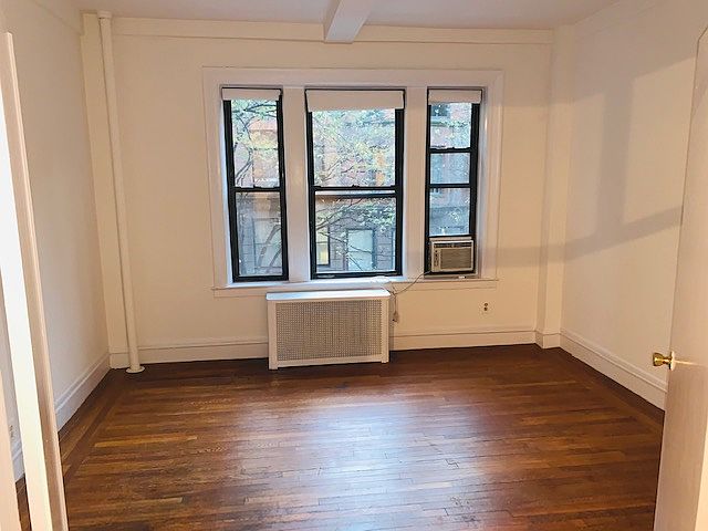 1st image of 325 W 77th St #33