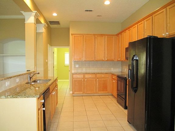 4th image of 222 Edgewater Branch Dr