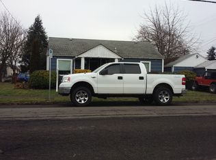 212 10th St, Springfield, OR 97477