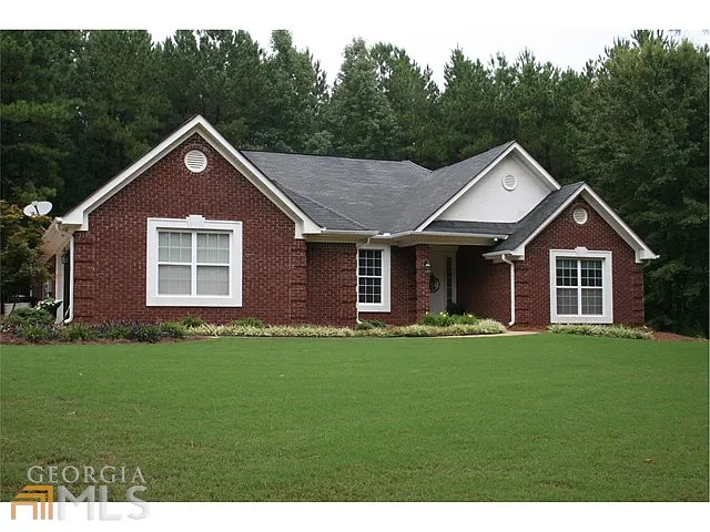 155 Wilson Dr photo 1