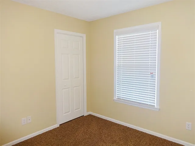103 Rosedale Ct — Photo 14