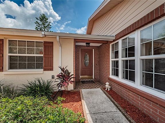 2nd image of 1601 Avoca Dr