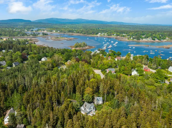 24 Lopaus Point Road, Tremont, ME 04612