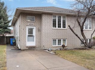4218 Pioneer Ave, Windsor, ON N9G 2W7