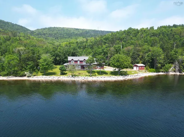 5276 Marble Mountain Rd, Inverness, NS B0E 3K0