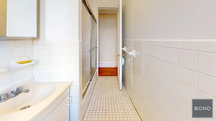 Rented by Bond New York | media 23