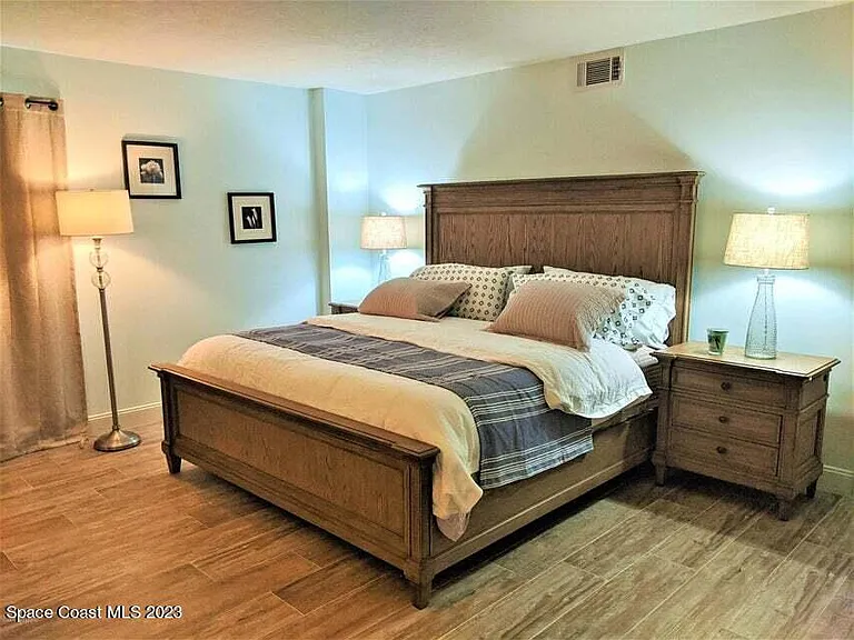 55 N 4th St #401 — Photo 11