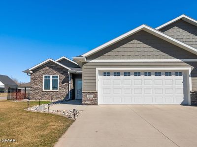 3801 Diamond Dr, Grand Forks, ND, 58201