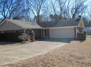 1208 Rock Creek Dr, Benton, AR 72019