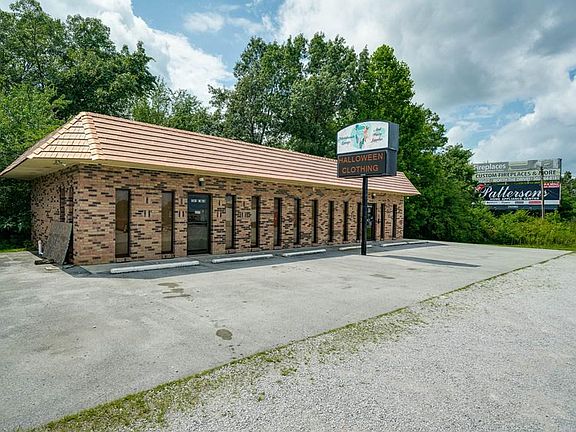 3rd image of 1341 N Main St