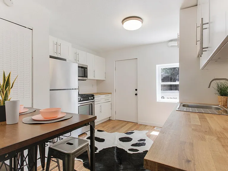 3555 N Williams St — Photo 3