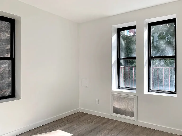 130 E 96th St #4D — Photo 2