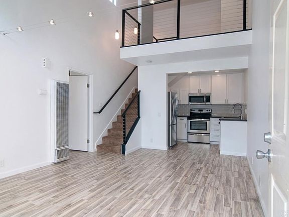 3rd image of 4020 Porte La Paz Unit 111