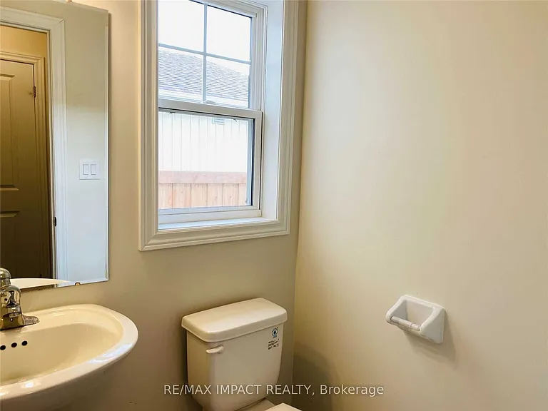867 Broadway Blvd — Photo 8